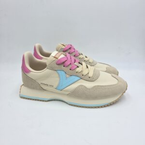 Victoria Running Cosmos