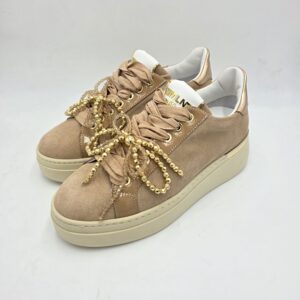 Meliné sneaker Deva camoscio Cipria con fiocco di perline