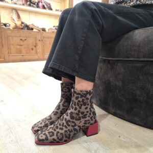 Gioseppo stivaletto elasticizzato in stampa animalier con tacco Rosso